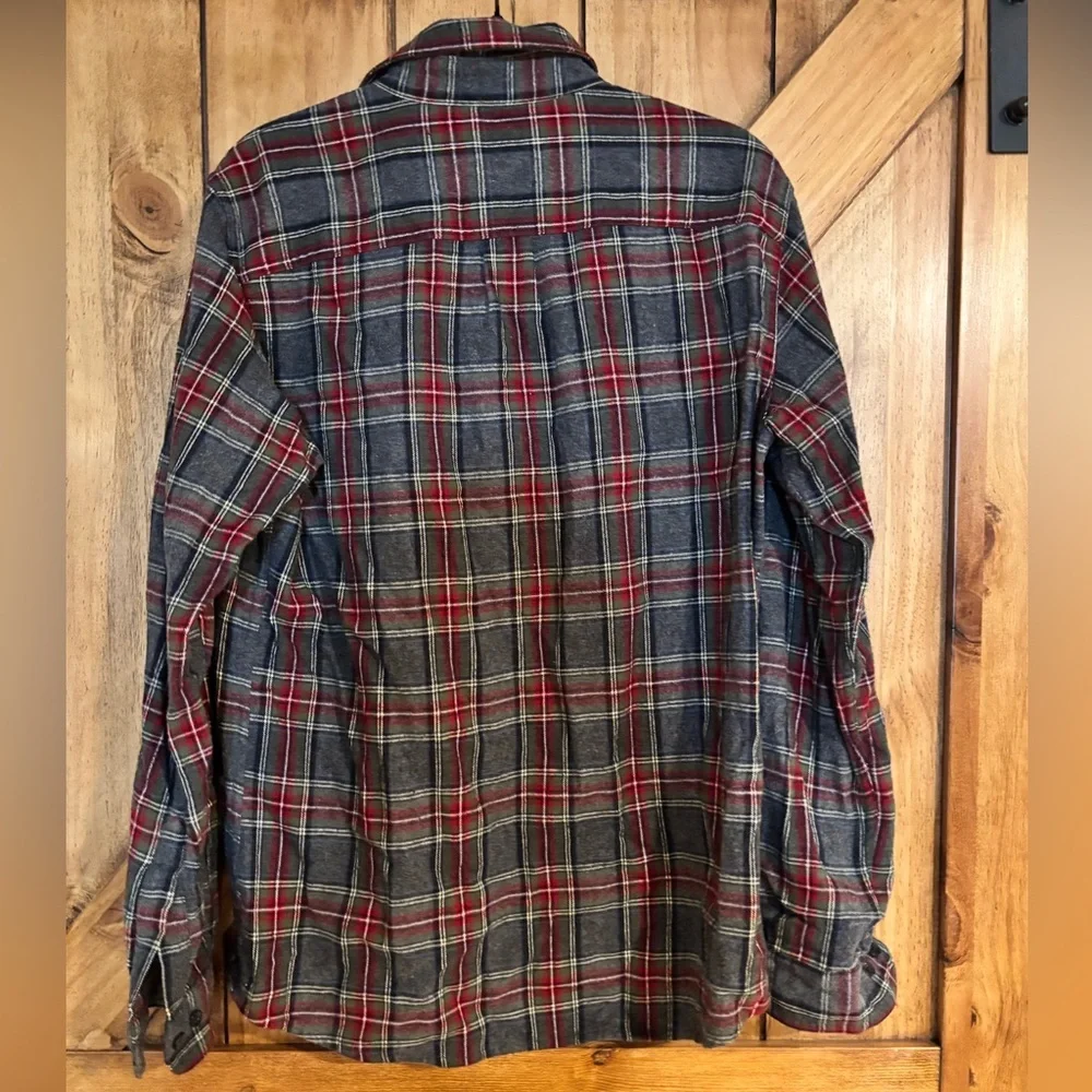 L.L. Bean Men’s Slimfit Button Down Plaid Flannel Shirt - Size Medium - Picture 2 of 4